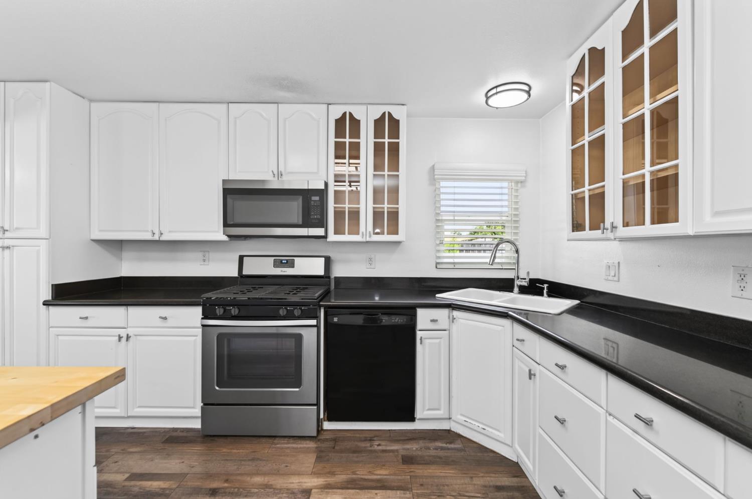 21 N woodworth Ave, Clovis, CA 93612