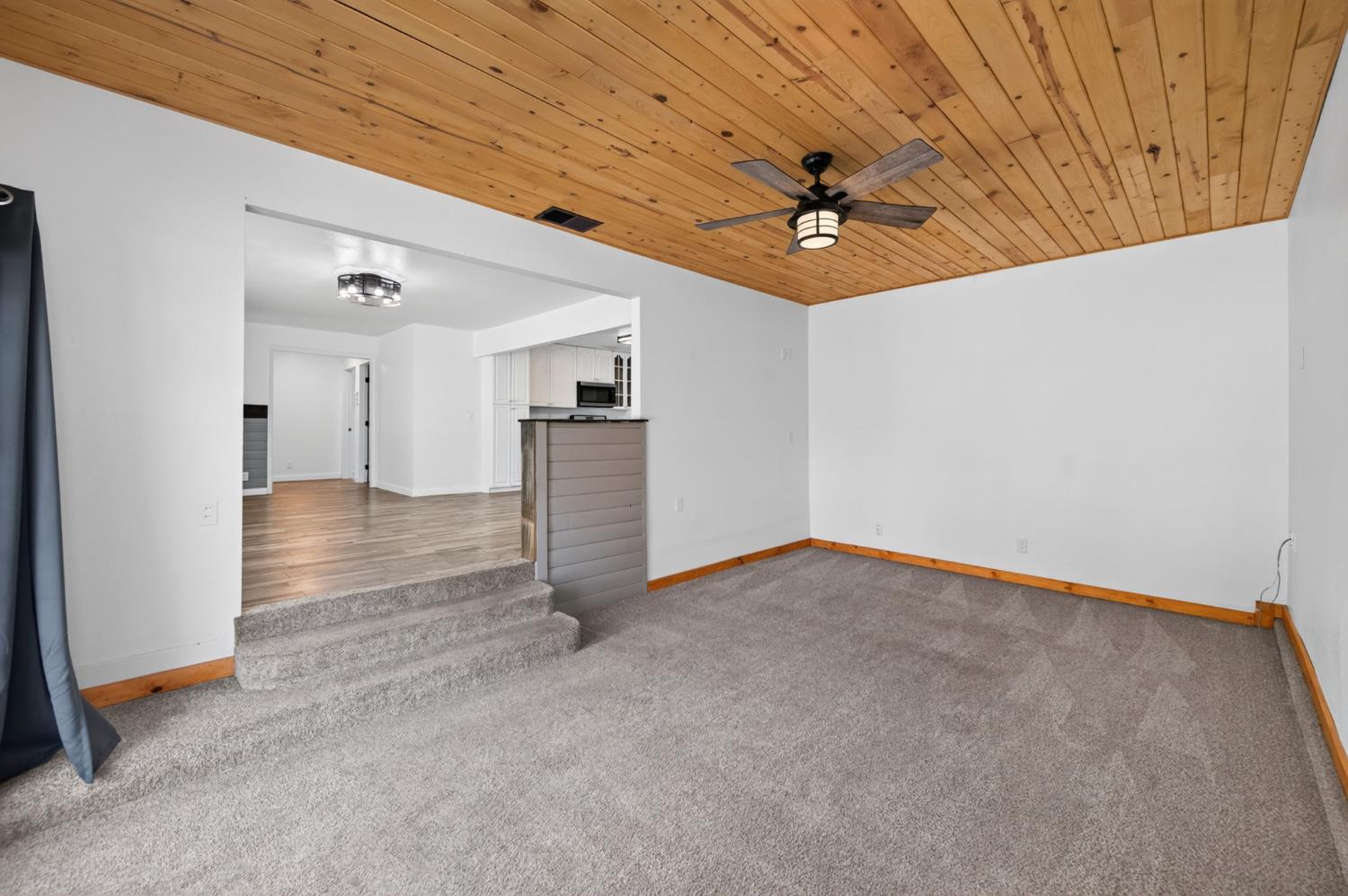 21 N woodworth Ave, Clovis, CA 93612