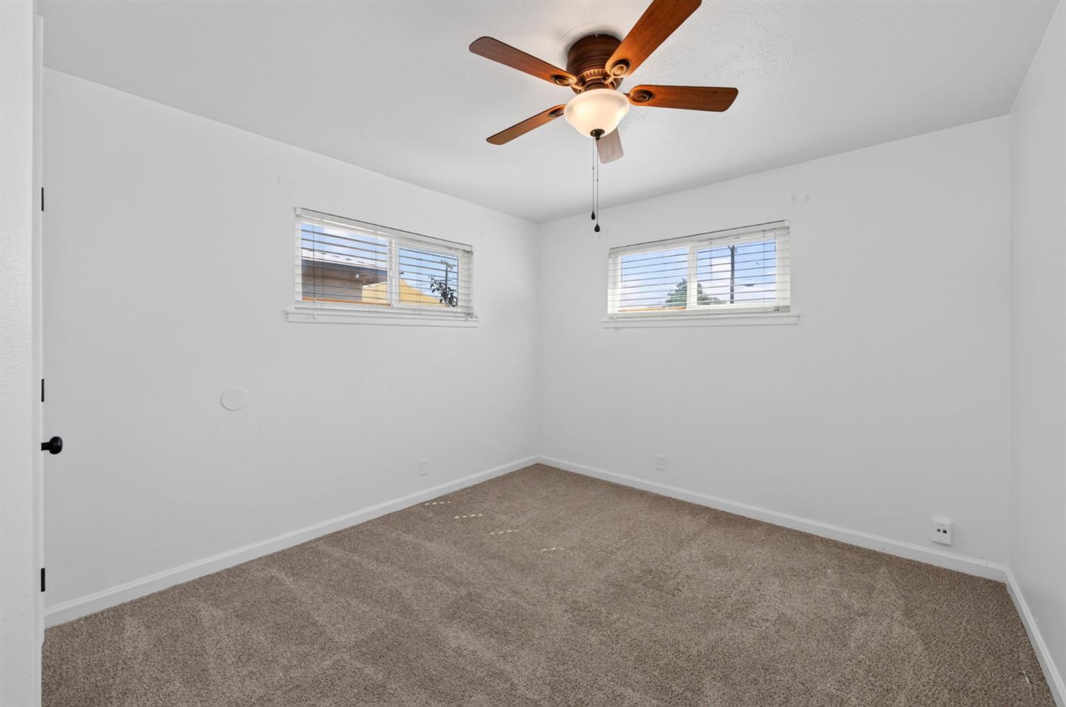 21 N woodworth Ave, Clovis, CA 93612