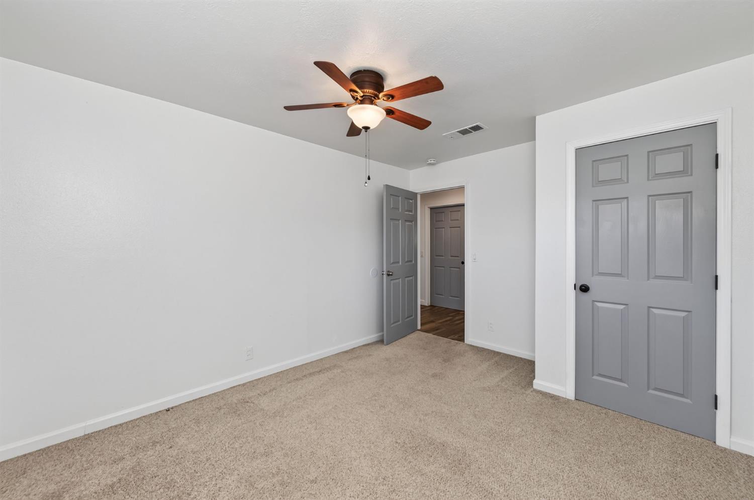 21 N woodworth Ave, Clovis, CA 93612