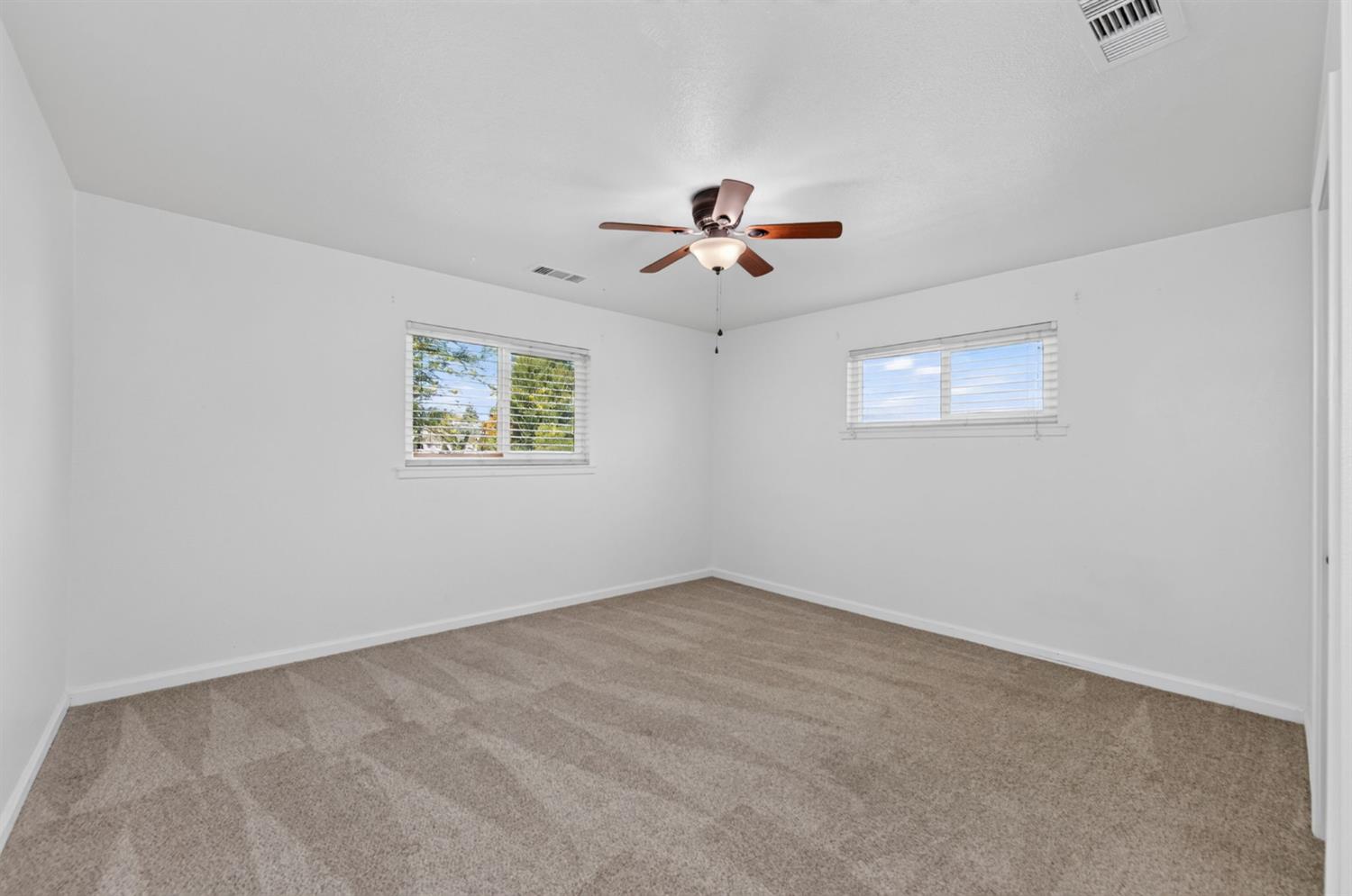 21 N woodworth Ave, Clovis, CA 93612