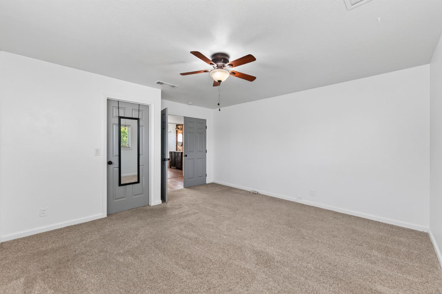 21 N woodworth Ave, Clovis, CA 93612