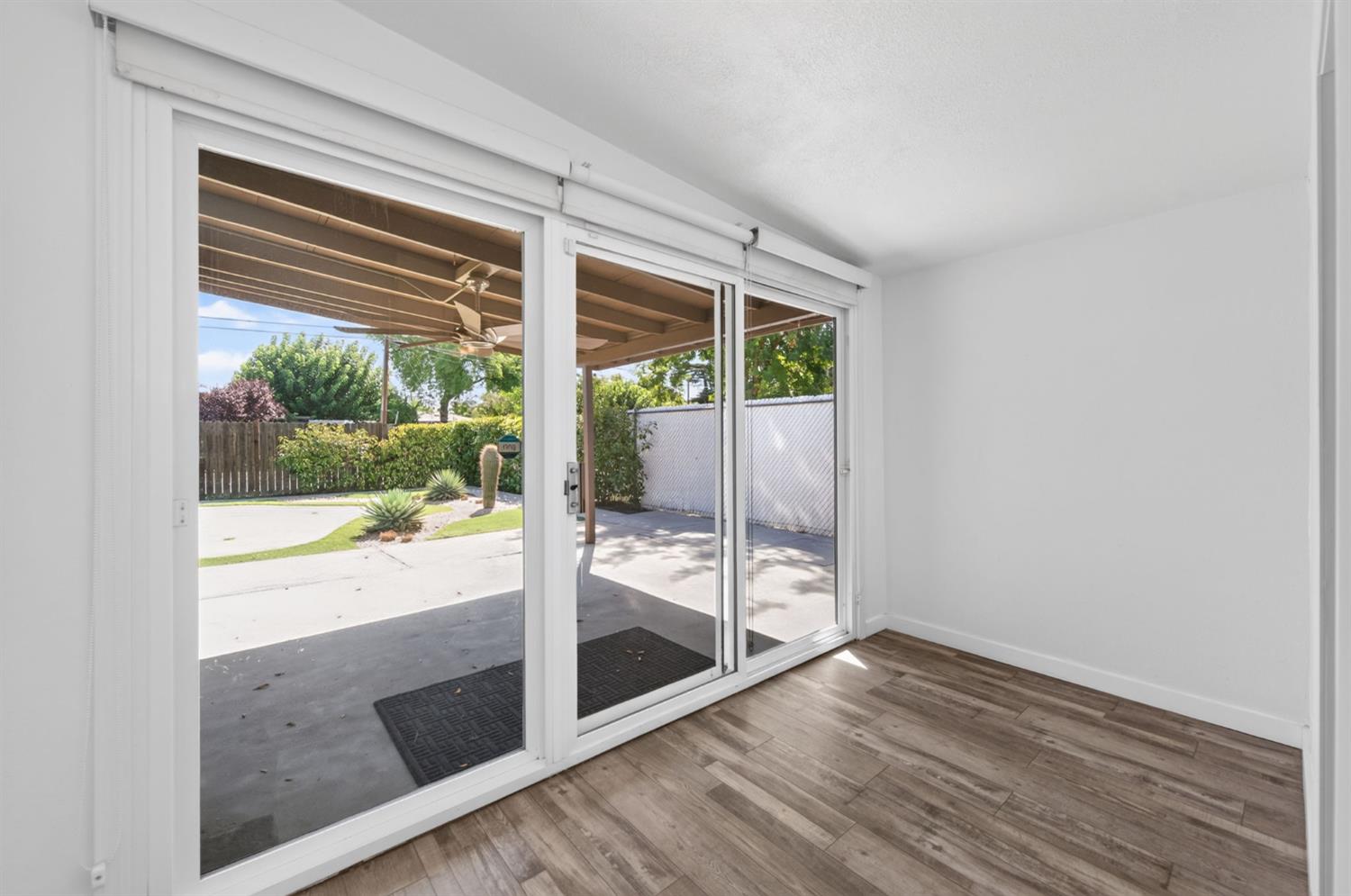 21 N woodworth Ave, Clovis, CA 93612