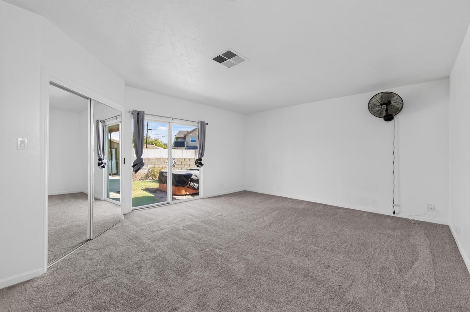 21 N woodworth Ave, Clovis, CA 93612