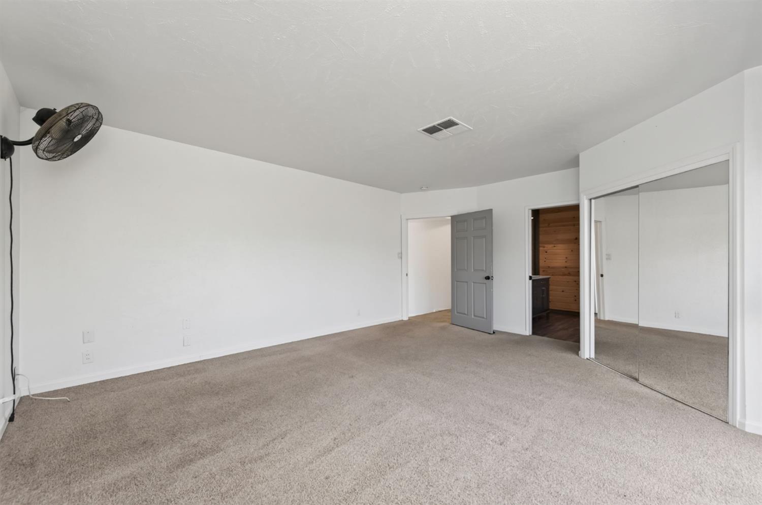 21 N woodworth Ave, Clovis, CA 93612