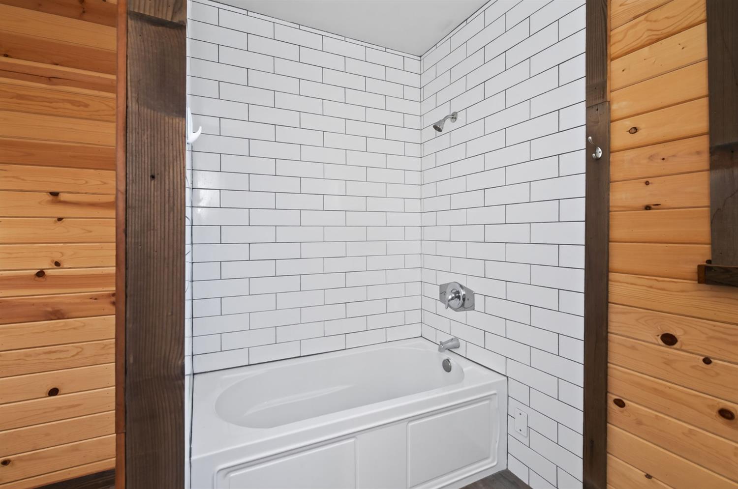 21 N woodworth Ave, Clovis, CA 93612