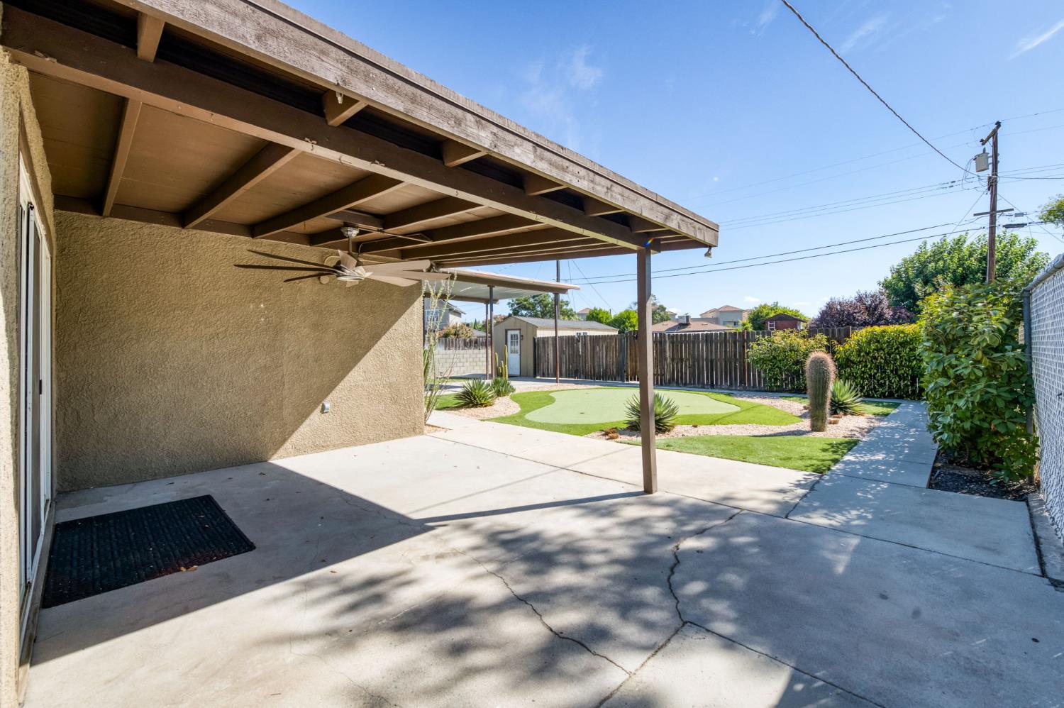 21 N woodworth Ave, Clovis, CA 93612