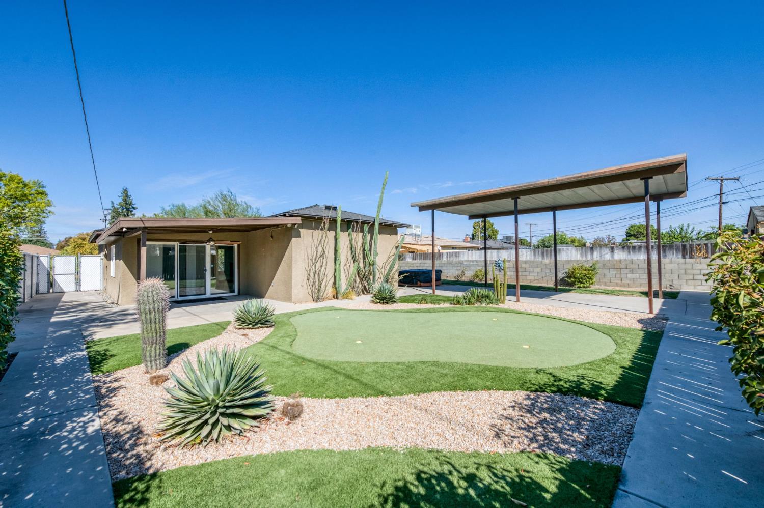21 N woodworth Ave, Clovis, CA 93612