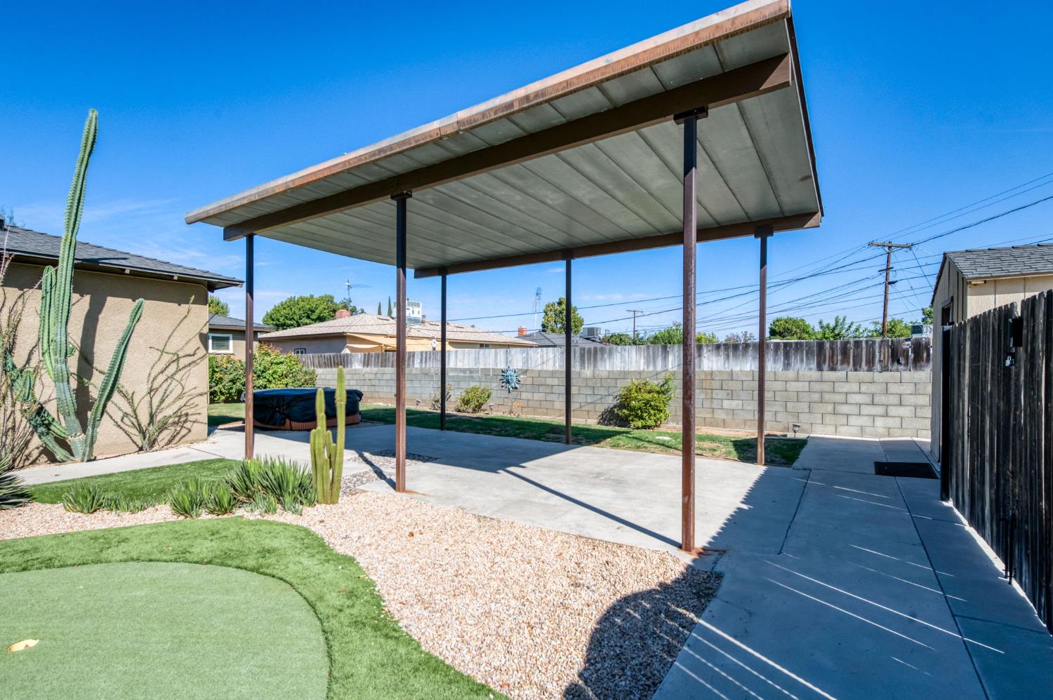 21 N woodworth Ave, Clovis, CA 93612