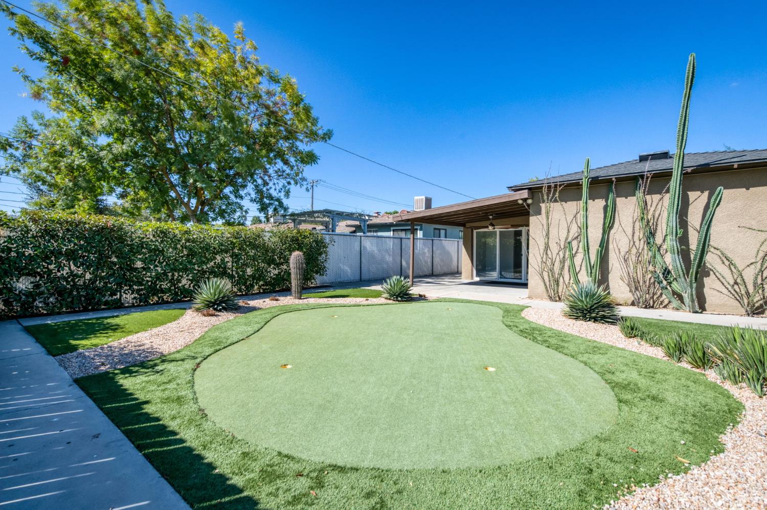21 N woodworth Ave, Clovis, CA 93612
