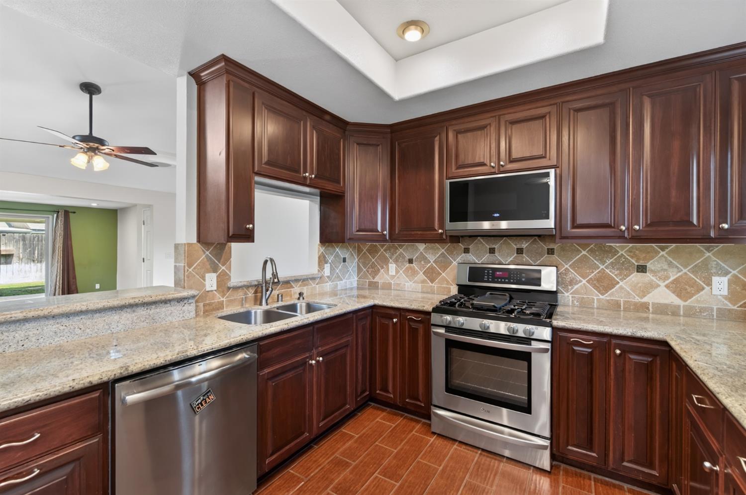 5148 W Los Altos Ave, Fresno, CA 93722