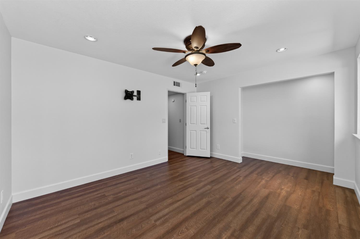 5148 W Los Altos Ave, Fresno, CA 93722