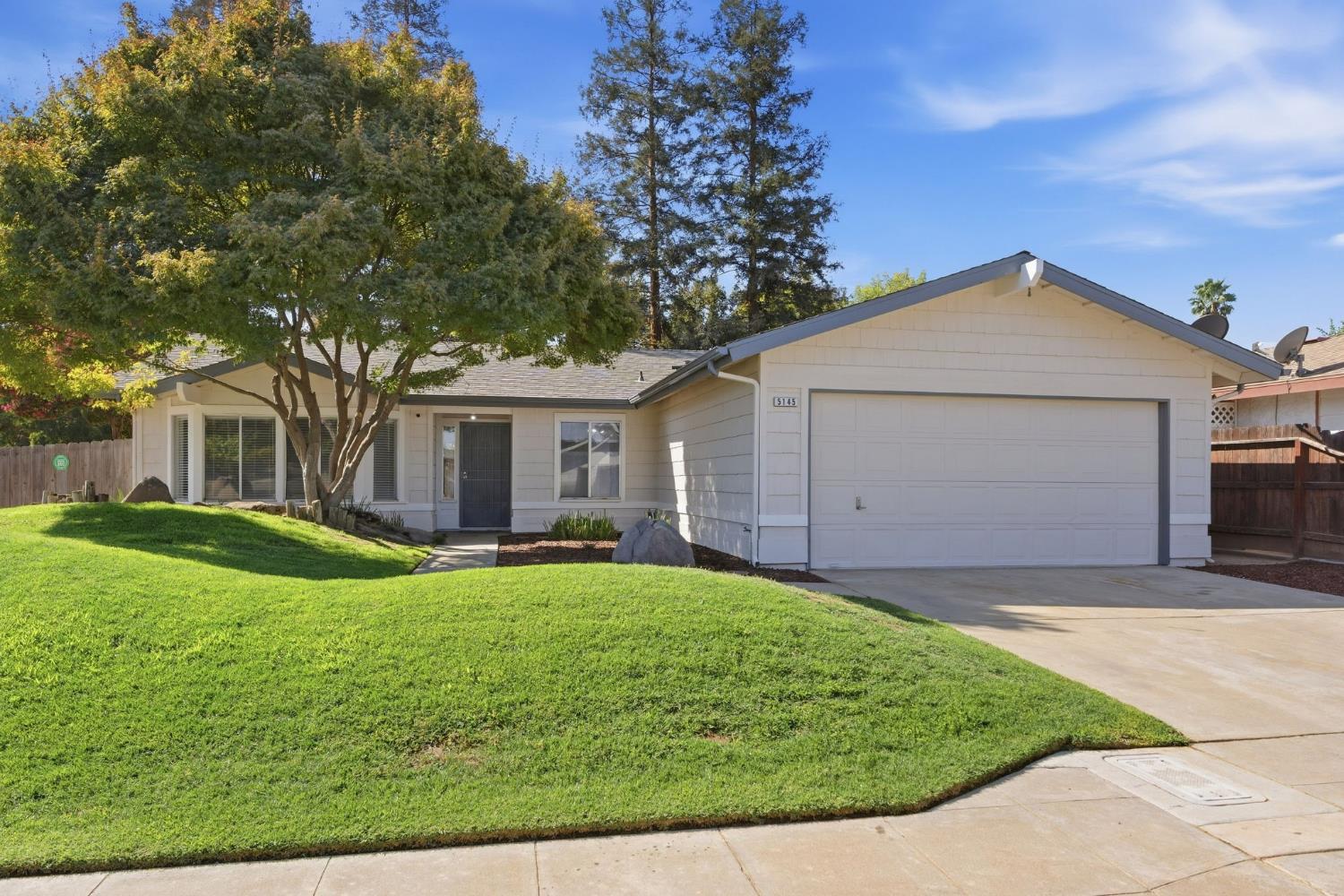 5145 W Hampton Way, Fresno, CA 93722