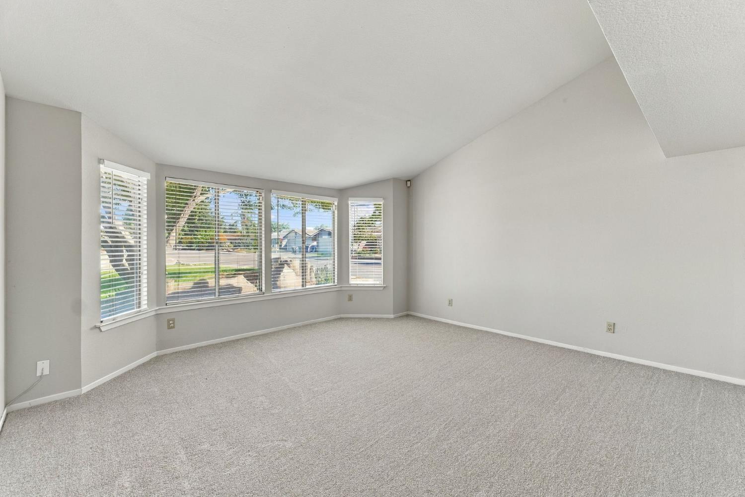 5145 W Hampton Way, Fresno, CA 93722