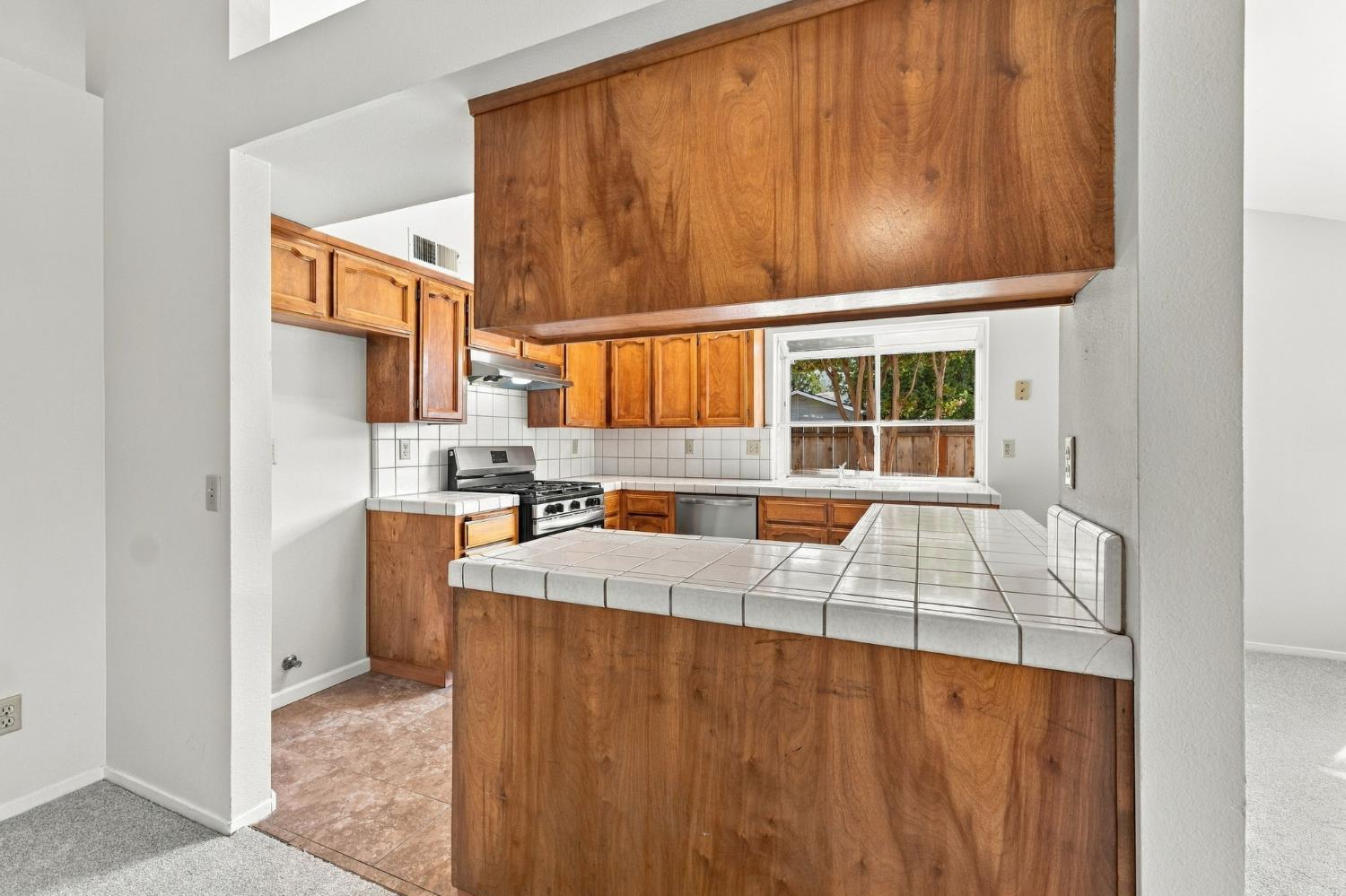 5145 W Hampton Way, Fresno, CA 93722