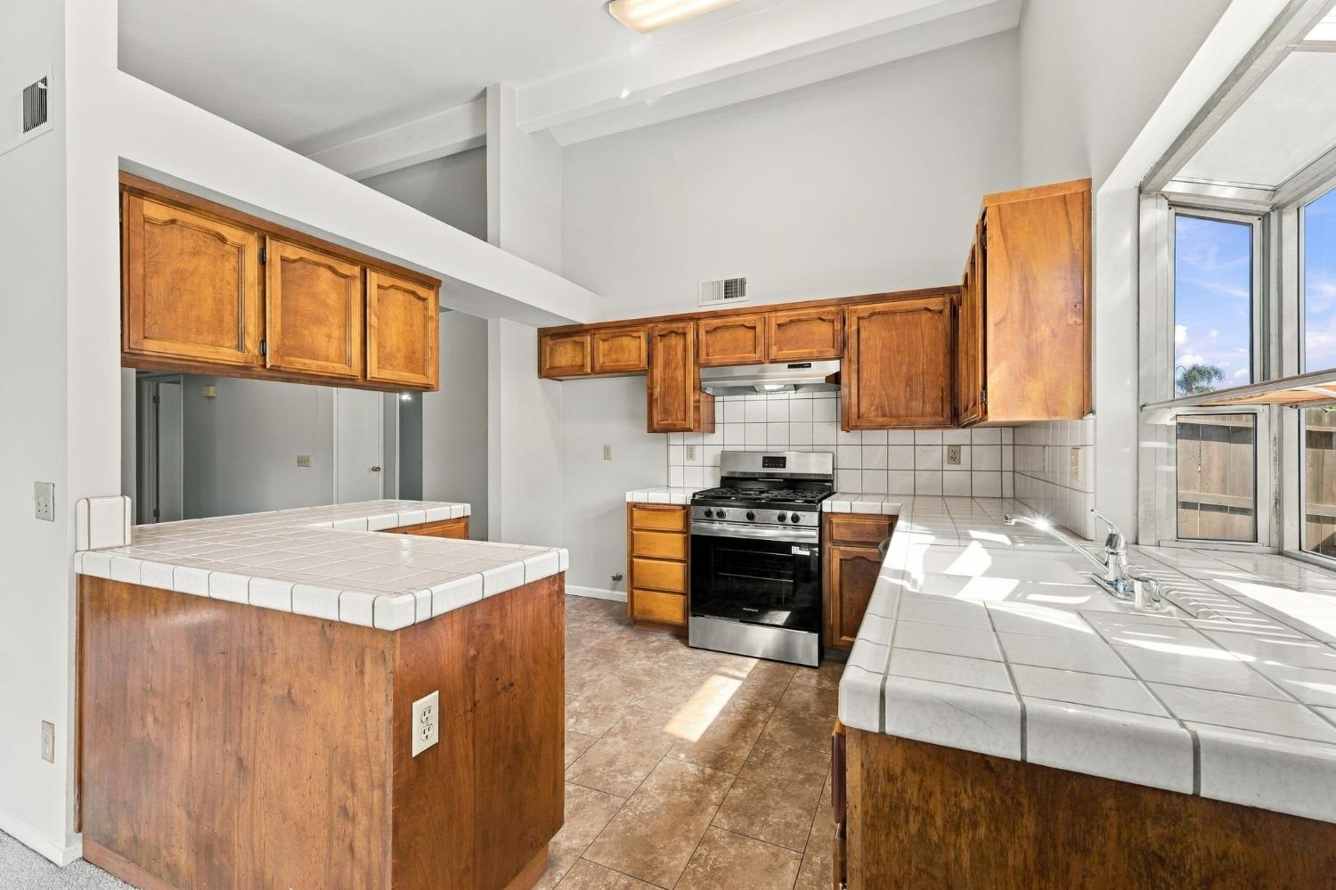 5145 W Hampton Way, Fresno, CA 93722