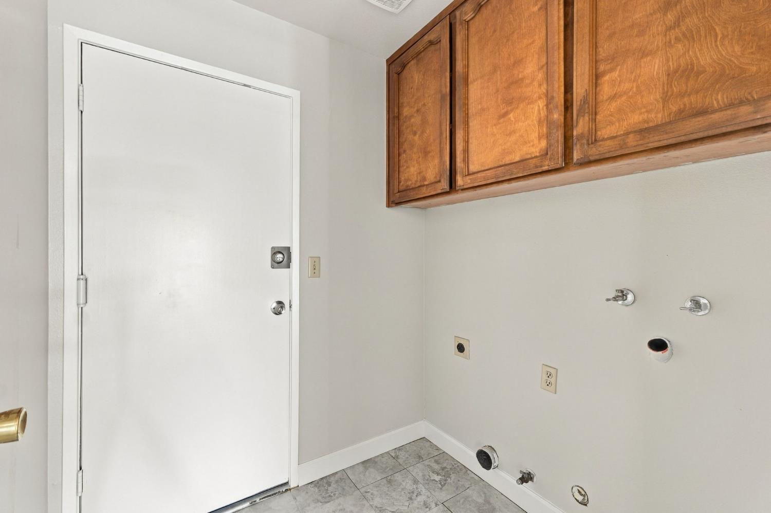 5145 W Hampton Way, Fresno, CA 93722
