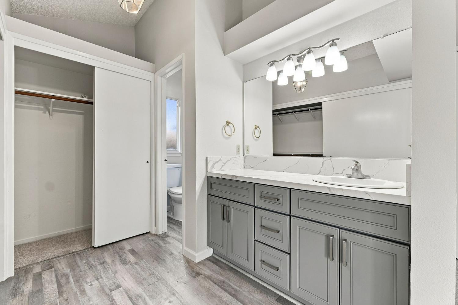 5145 W Hampton Way, Fresno, CA 93722