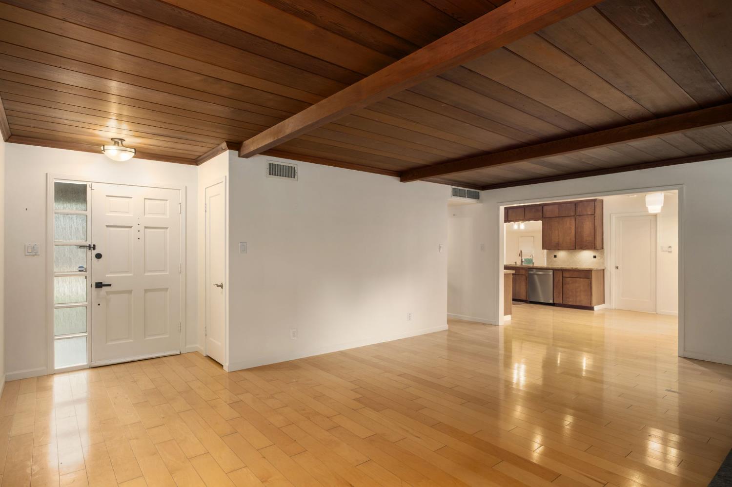 4822 N Safford Ave, Fresno, CA 93704