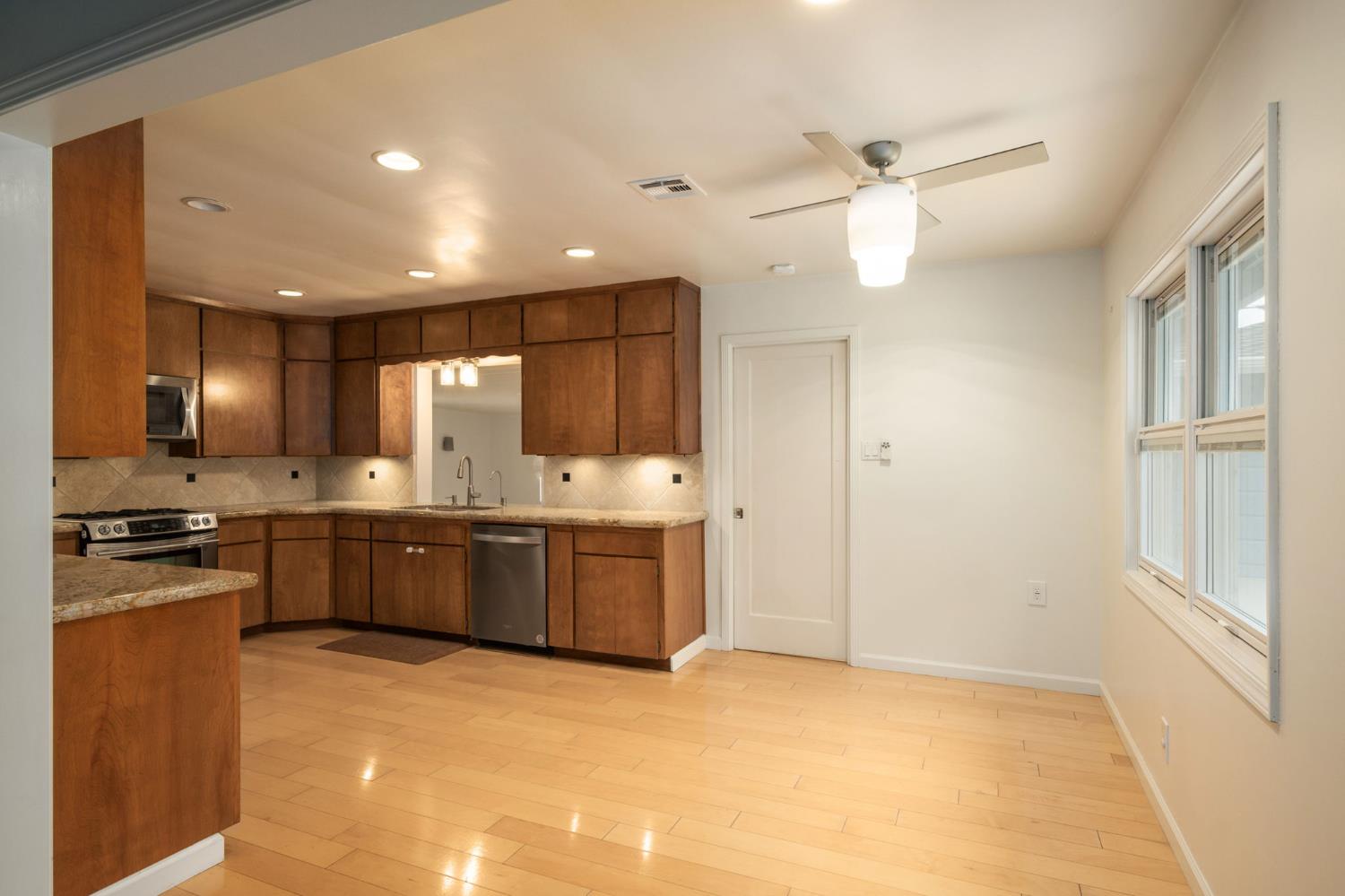 4822 N Safford Ave, Fresno, CA 93704