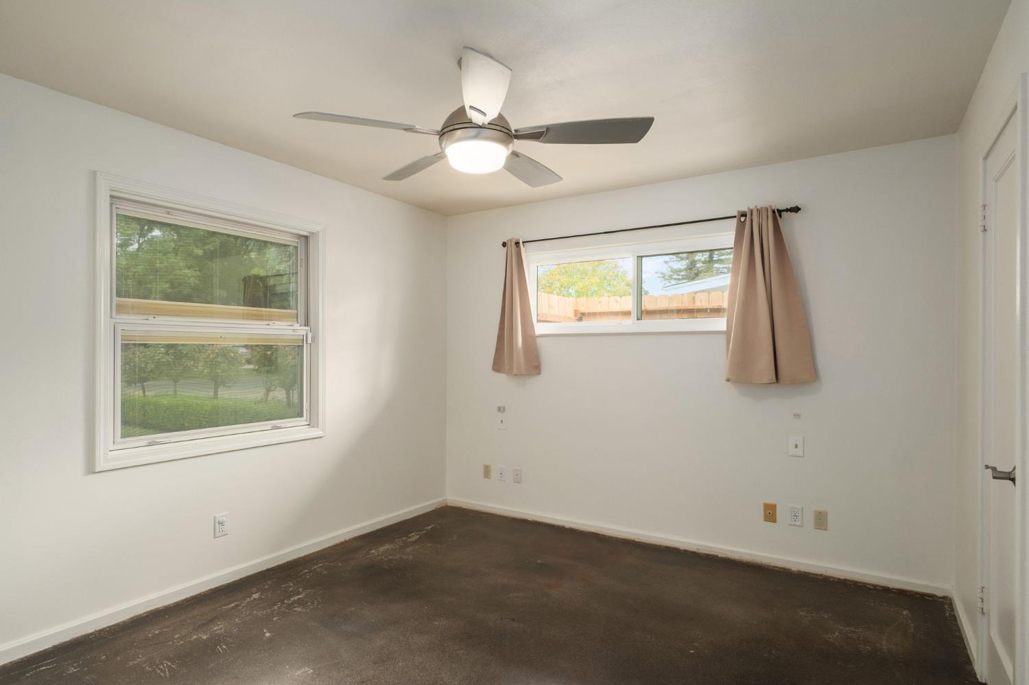 4822 N Safford Ave, Fresno, CA 93704