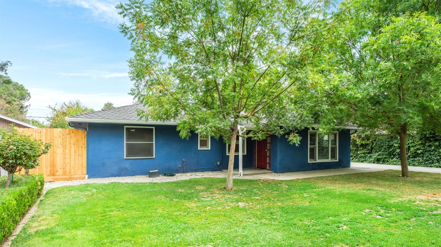 4822 N Safford Ave, Fresno, CA 93704