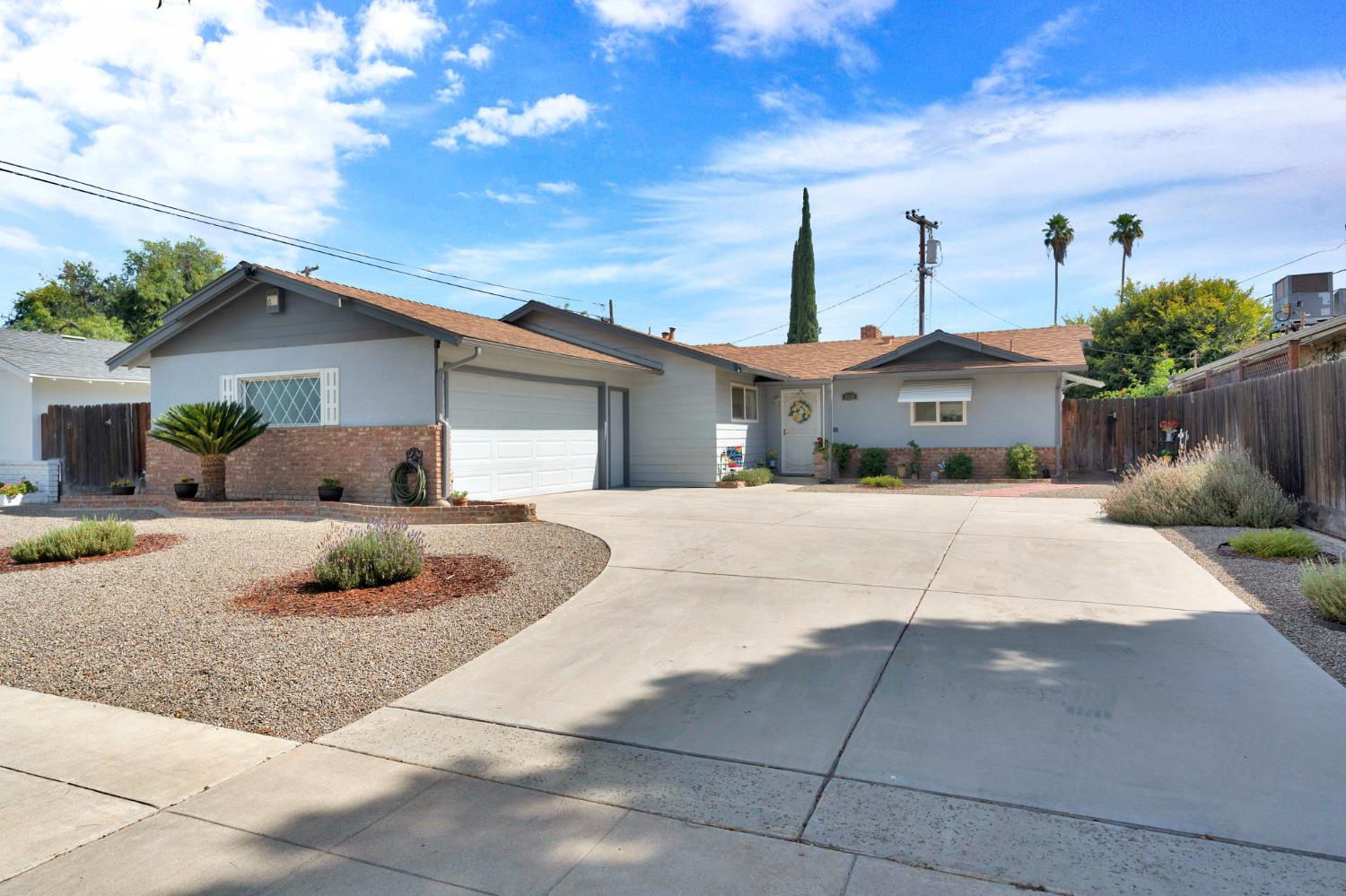 3635 E Bellaire Way, Fresno, CA 93726