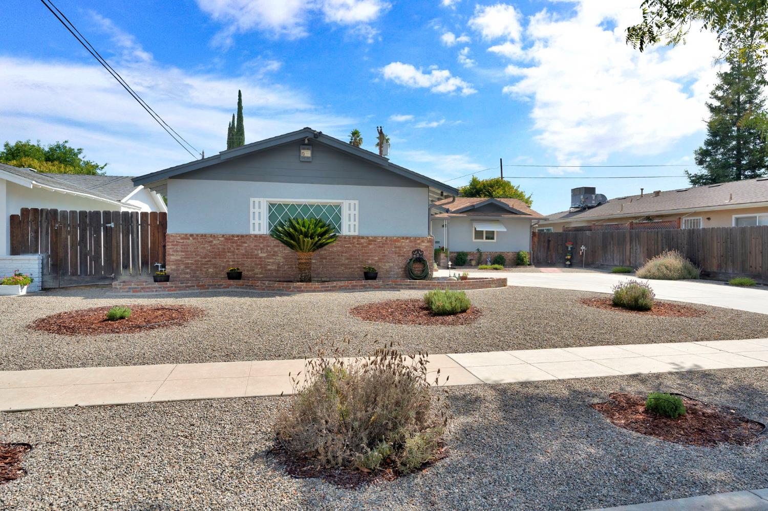3635 E Bellaire Way, Fresno, CA 93726