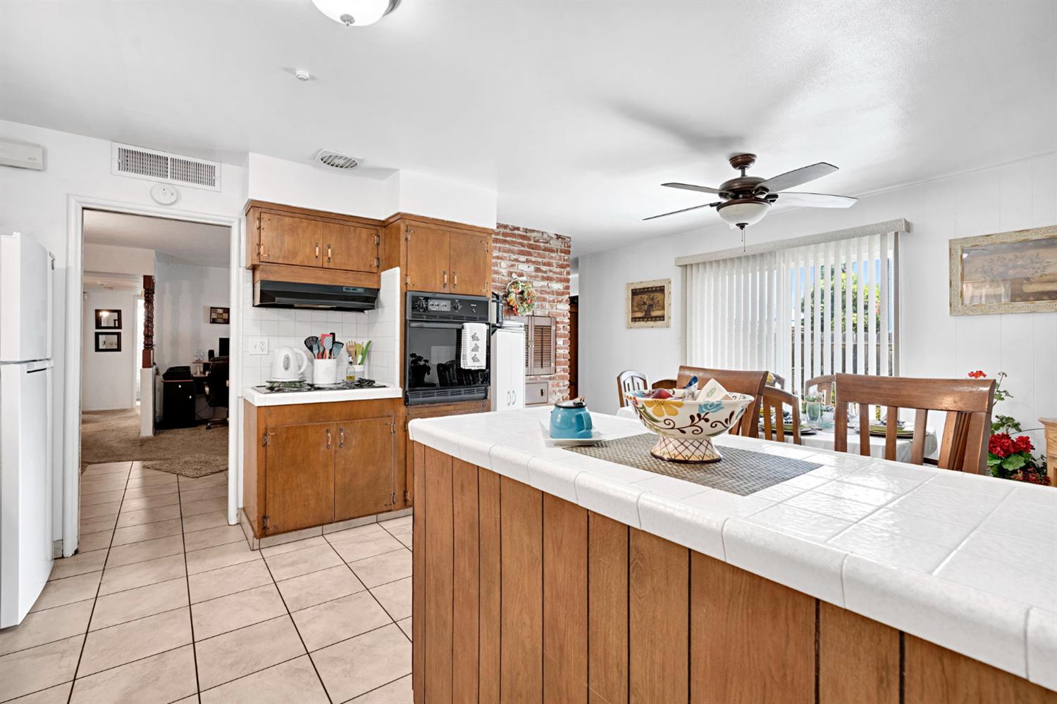 3635 E Bellaire Way, Fresno, CA 93726