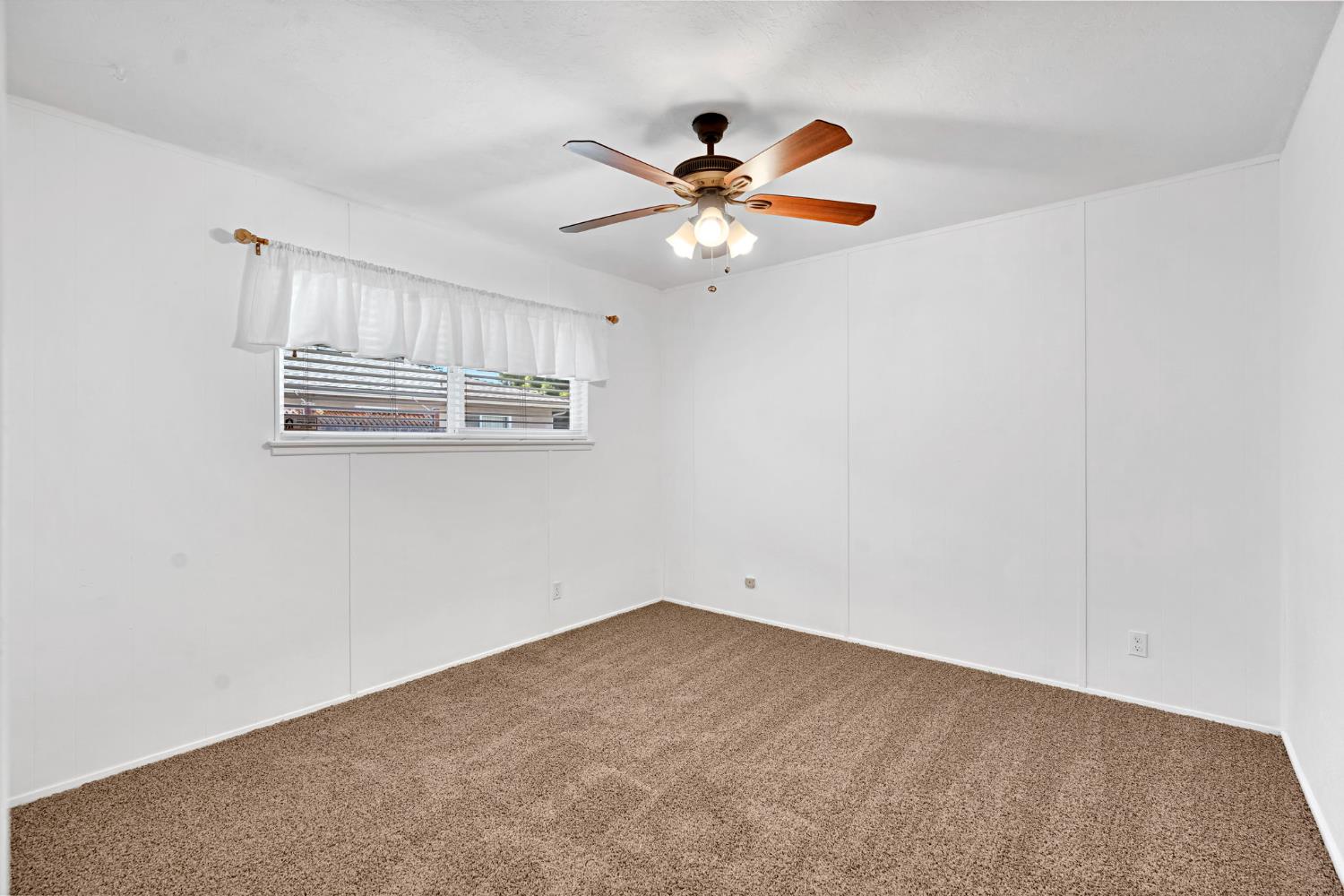 3635 E Bellaire Way, Fresno, CA 93726