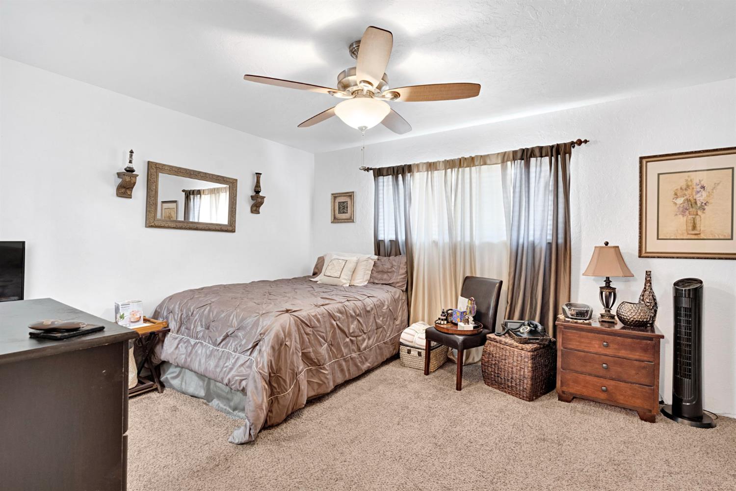 3635 E Bellaire Way, Fresno, CA 93726