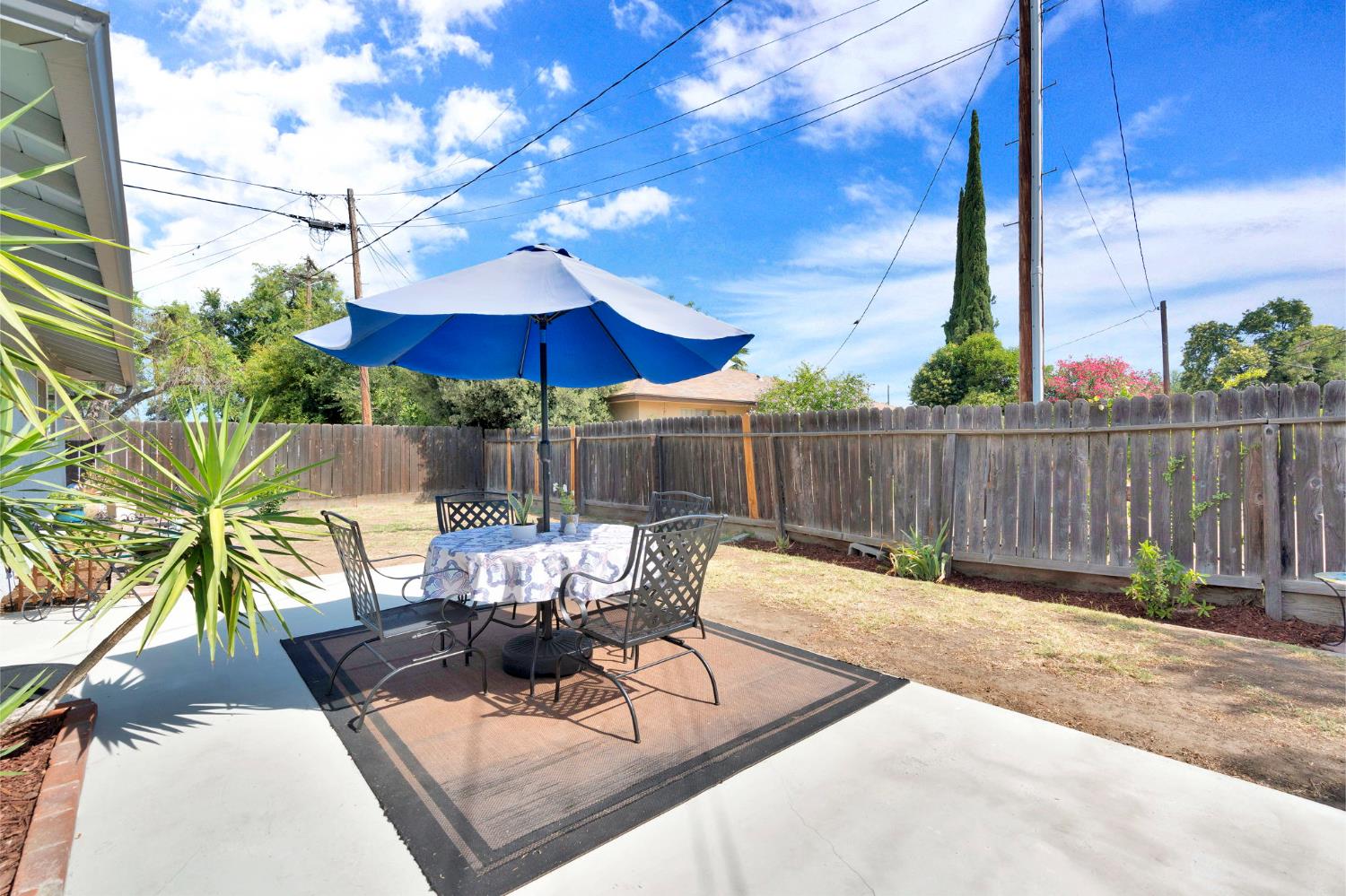 3635 E Bellaire Way, Fresno, CA 93726