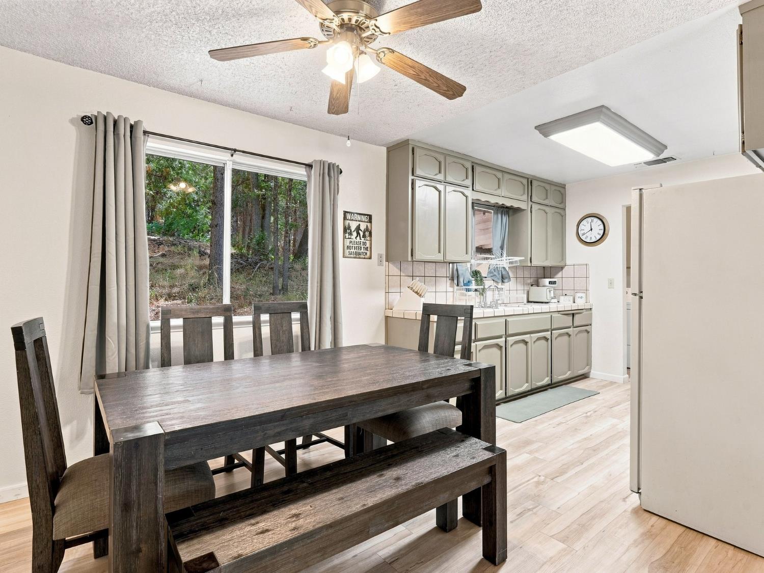 44754 Mountain Meadow Rd, Oakhurst, CA 93644