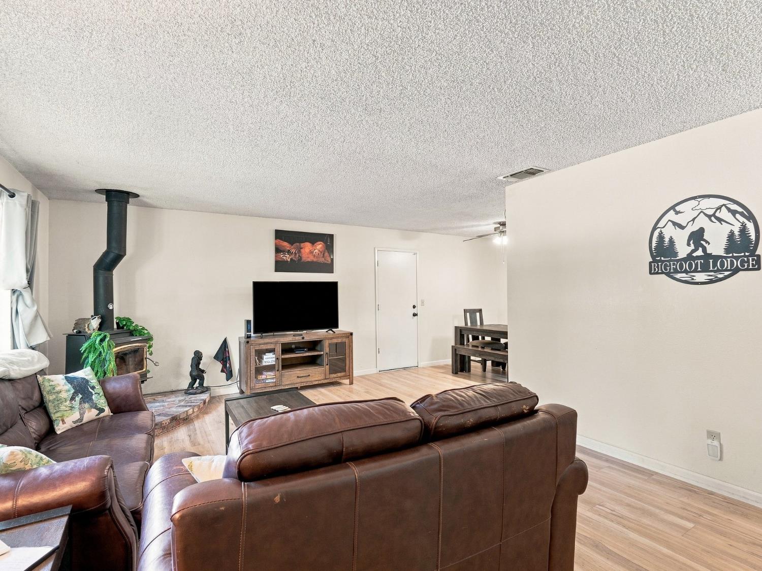 44754 Mountain Meadow Rd, Oakhurst, CA 93644