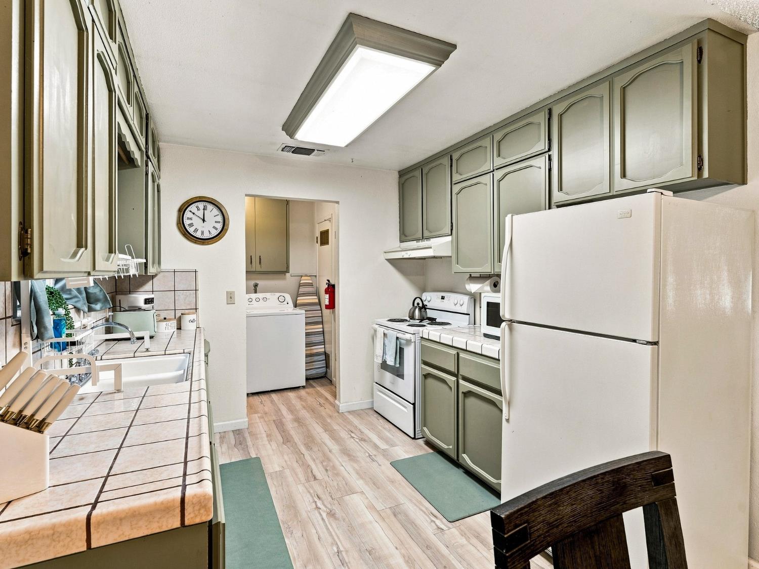 44754 Mountain Meadow Rd, Oakhurst, CA 93644