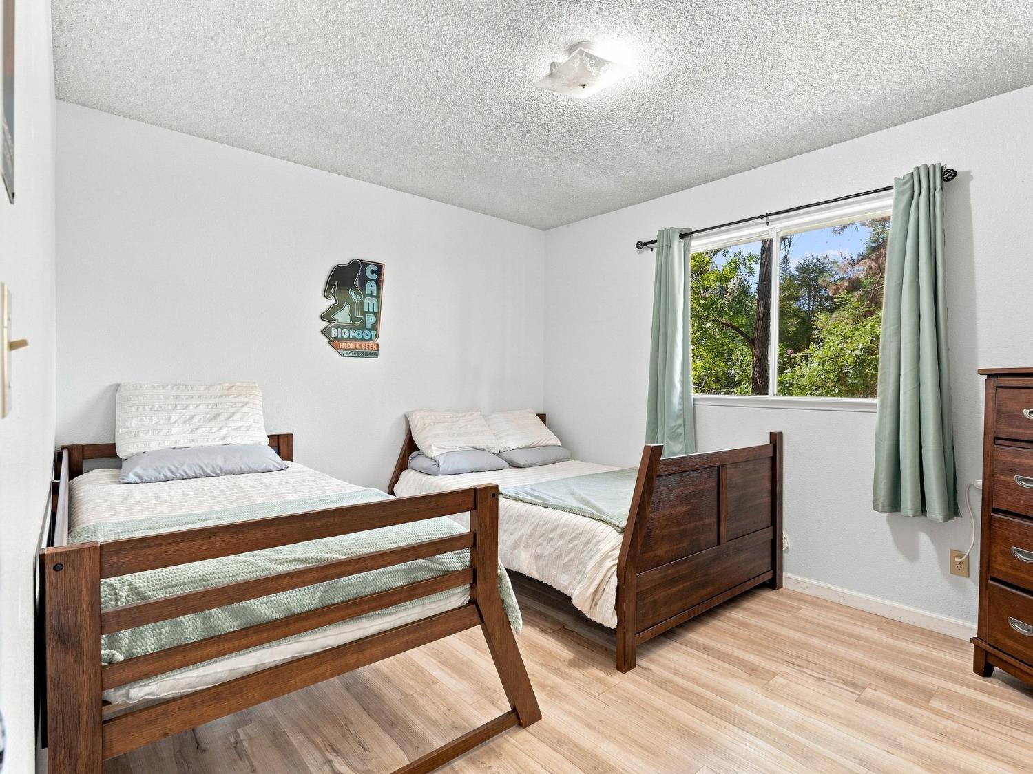 44754 Mountain Meadow Rd, Oakhurst, CA 93644