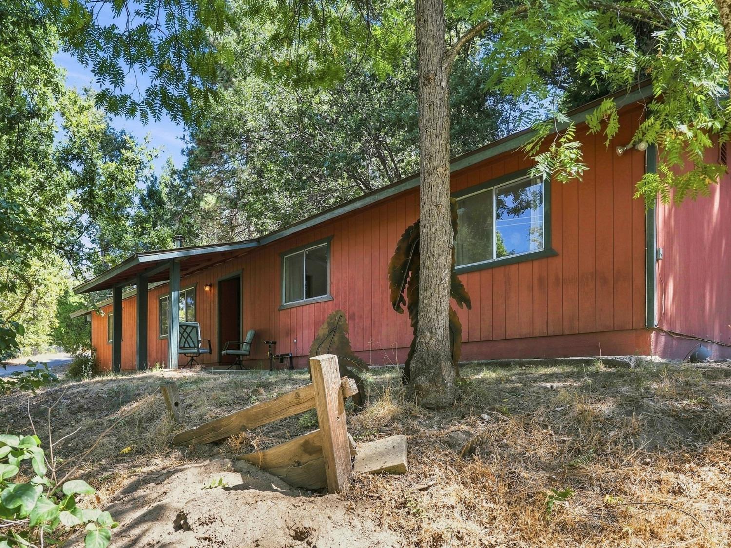 44754 Mountain Meadow Rd, Oakhurst, CA 93644