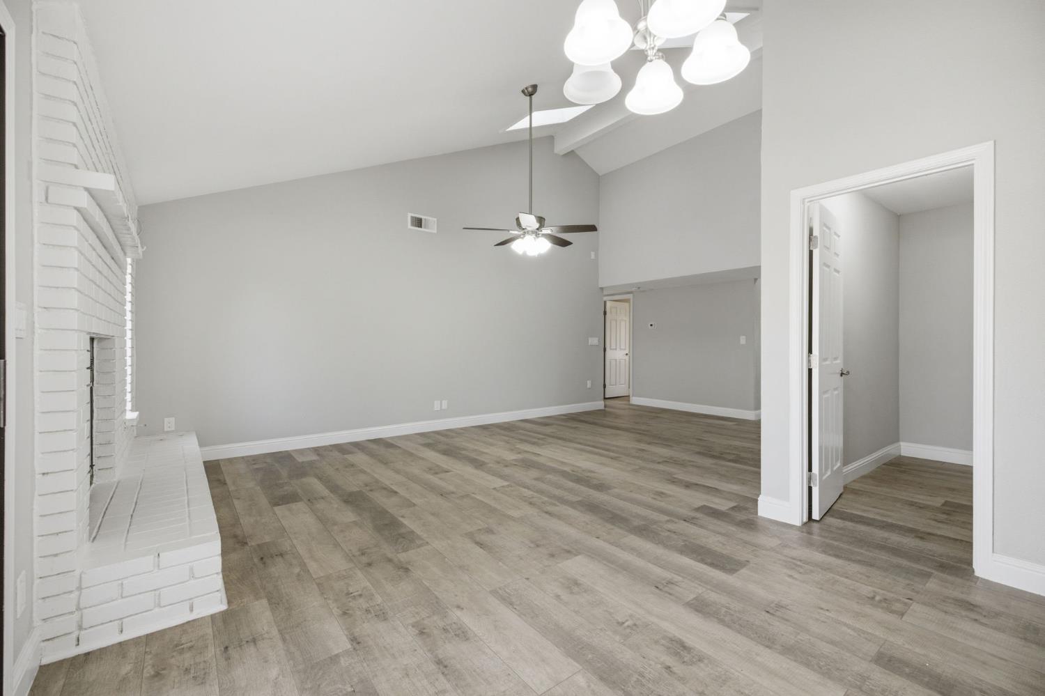 6493 N Blythe Ave, Fresno, CA 93722