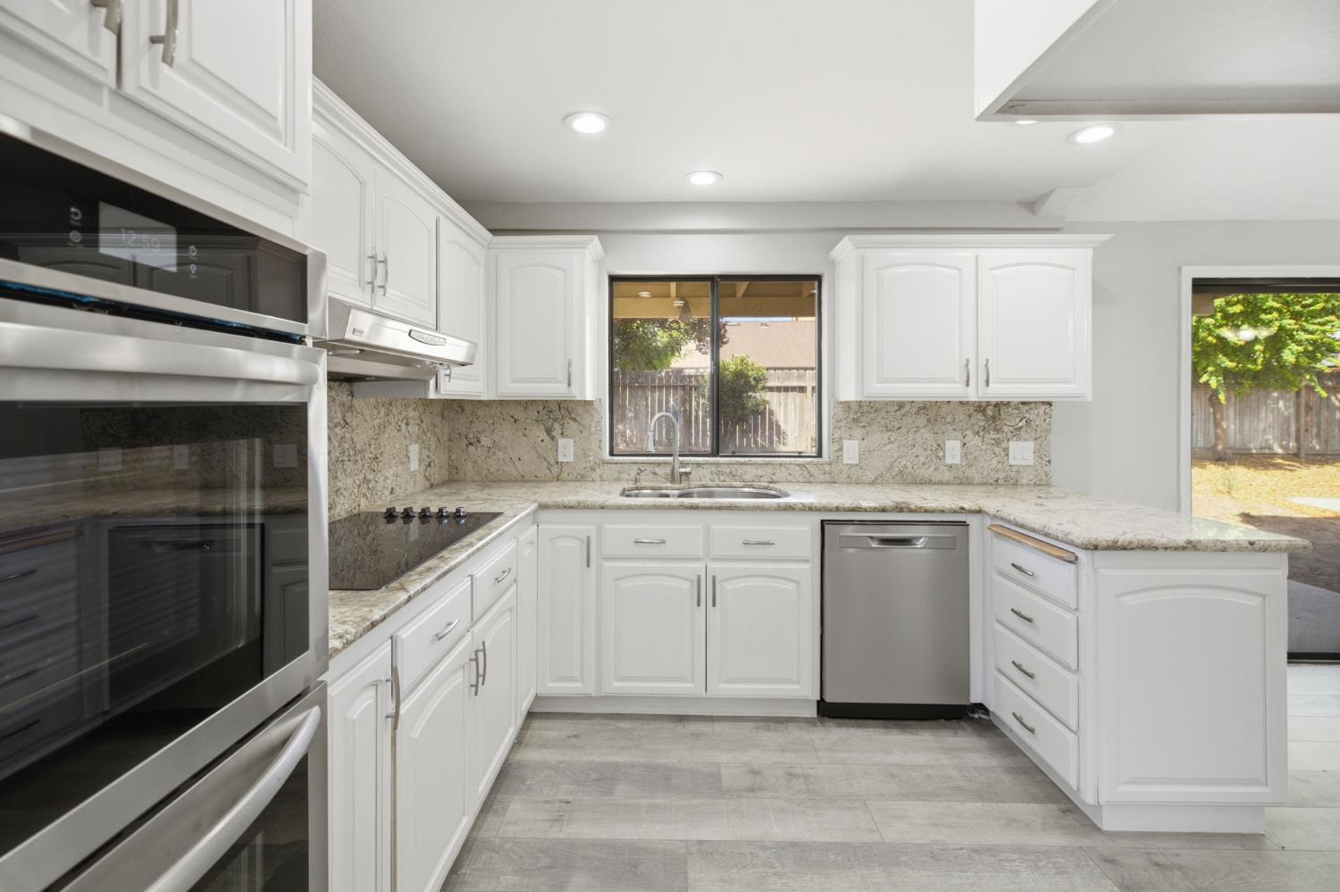 6493 N Blythe Ave, Fresno, CA 93722