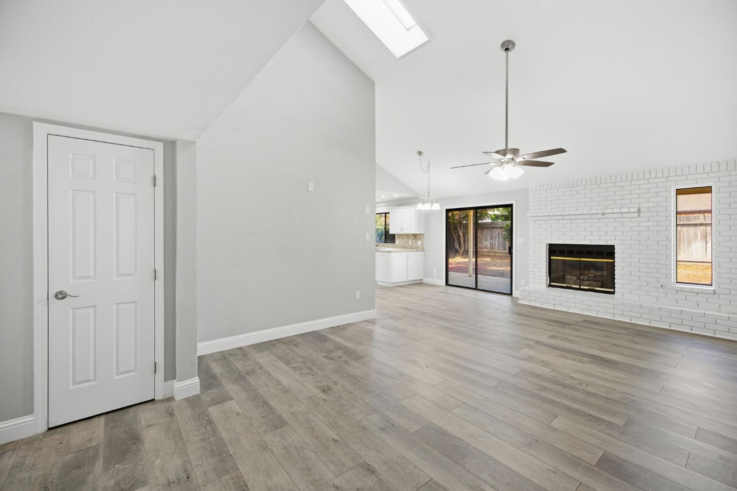 6493 N Blythe Ave, Fresno, CA 93722