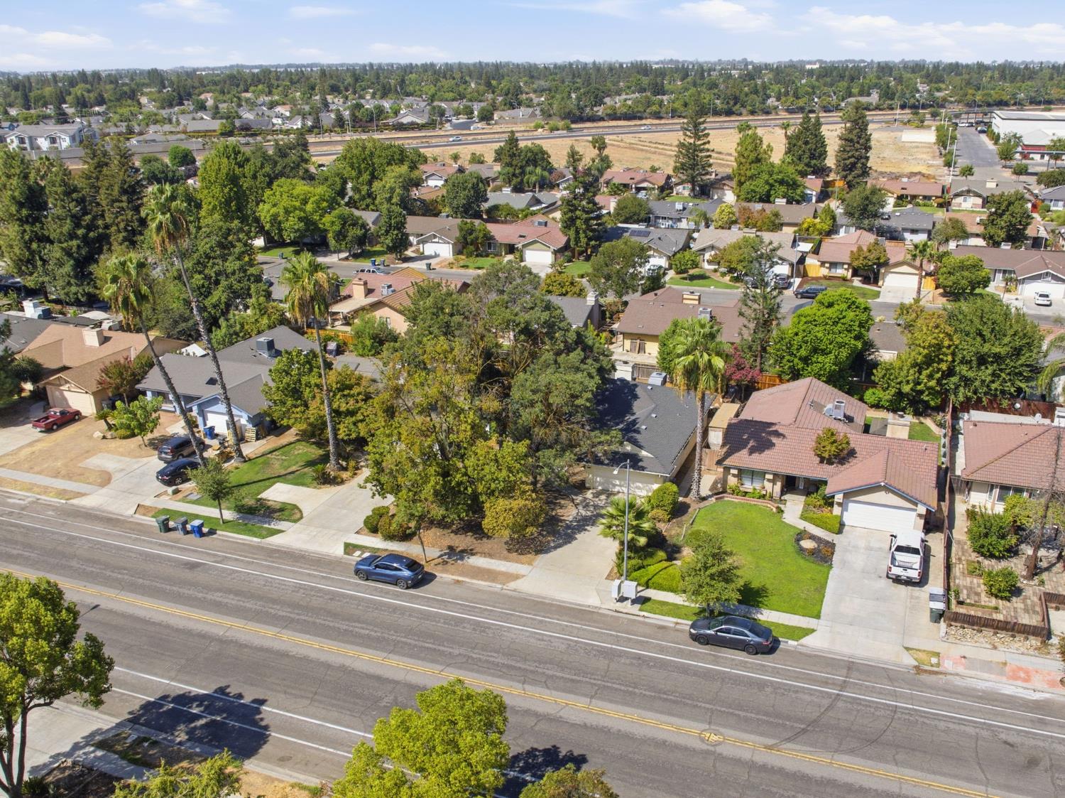 6493 N Blythe Ave, Fresno, CA 93722
