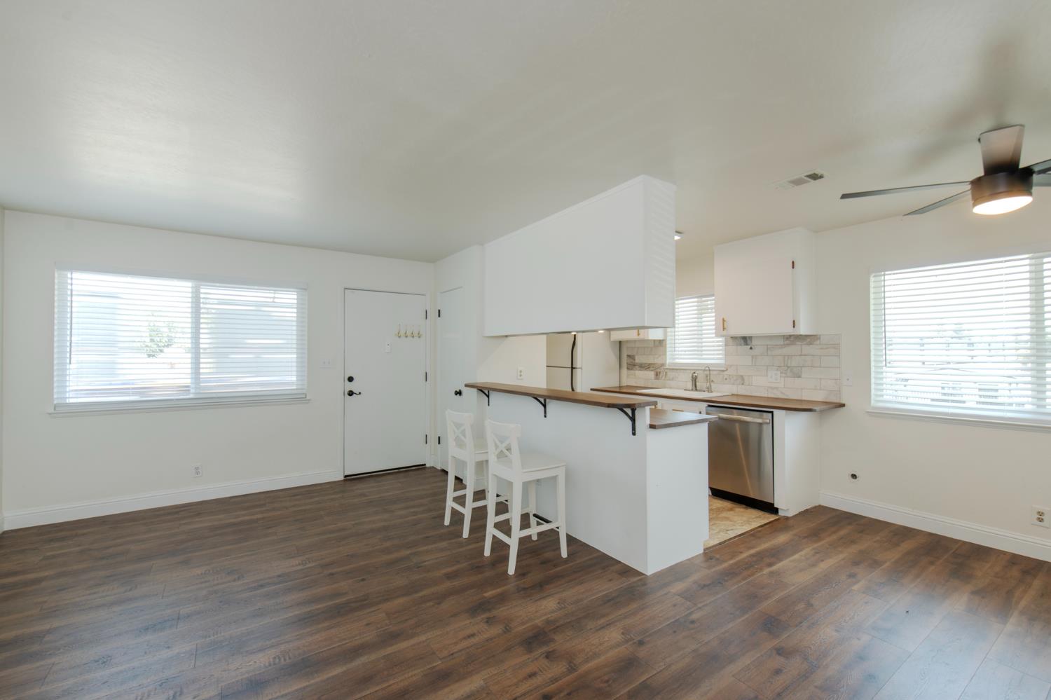 4904 N Holt Ave #204, Fresno, CA 93705