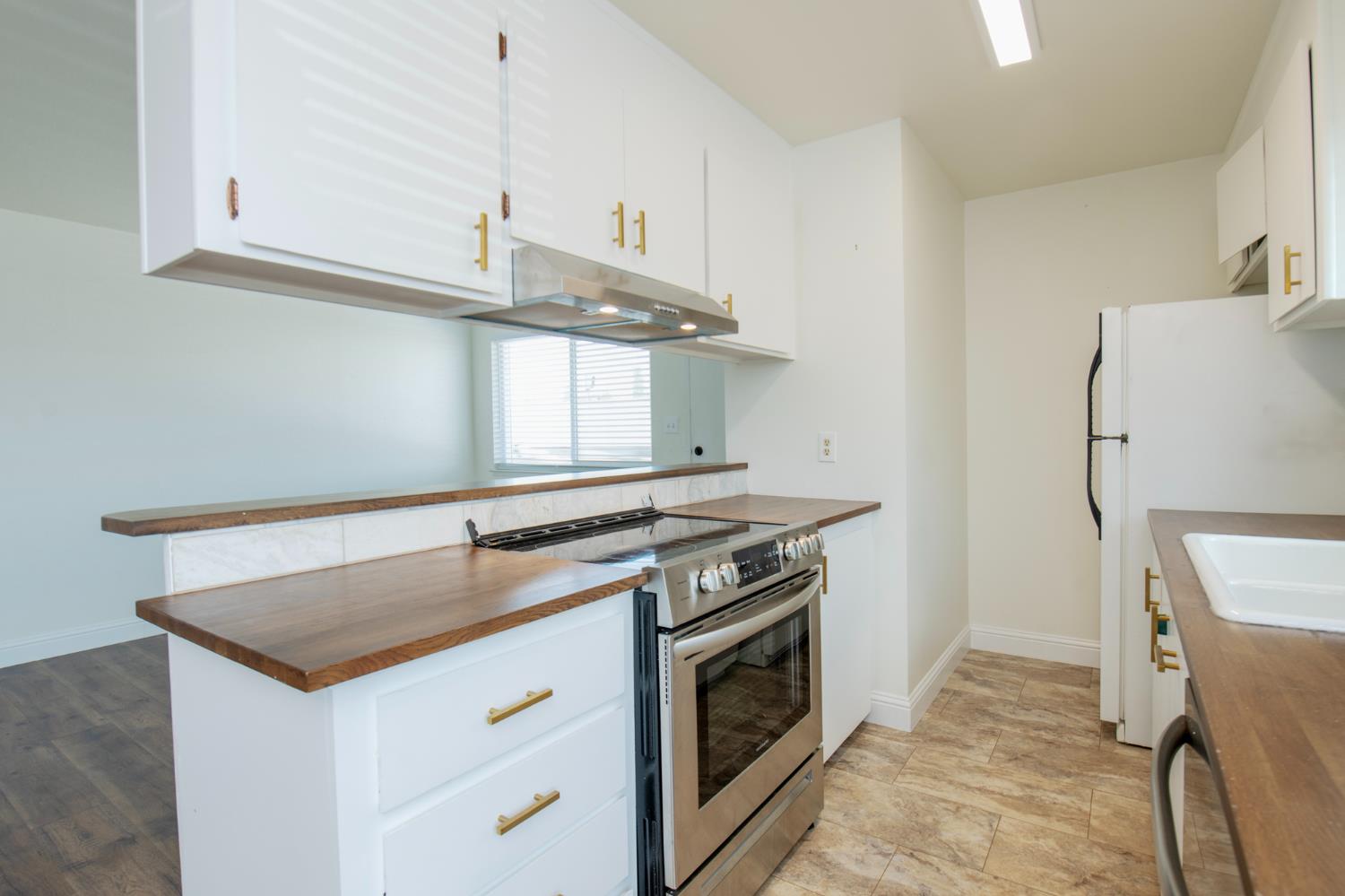 4904 N Holt Ave #204, Fresno, CA 93705