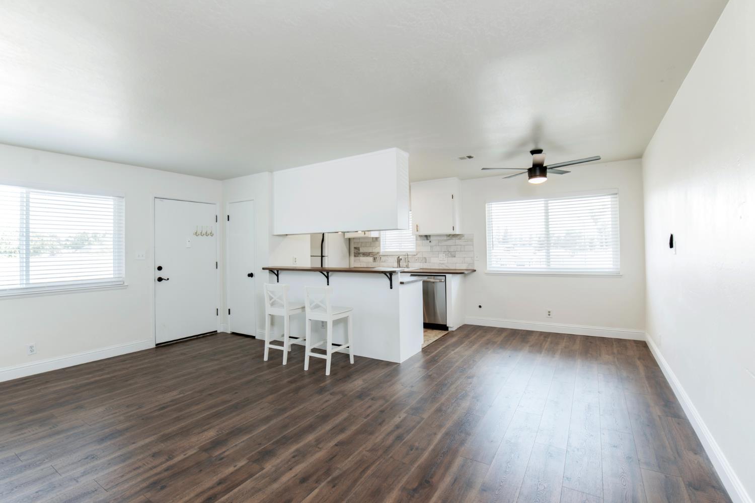 4904 N Holt Ave #204, Fresno, CA 93705