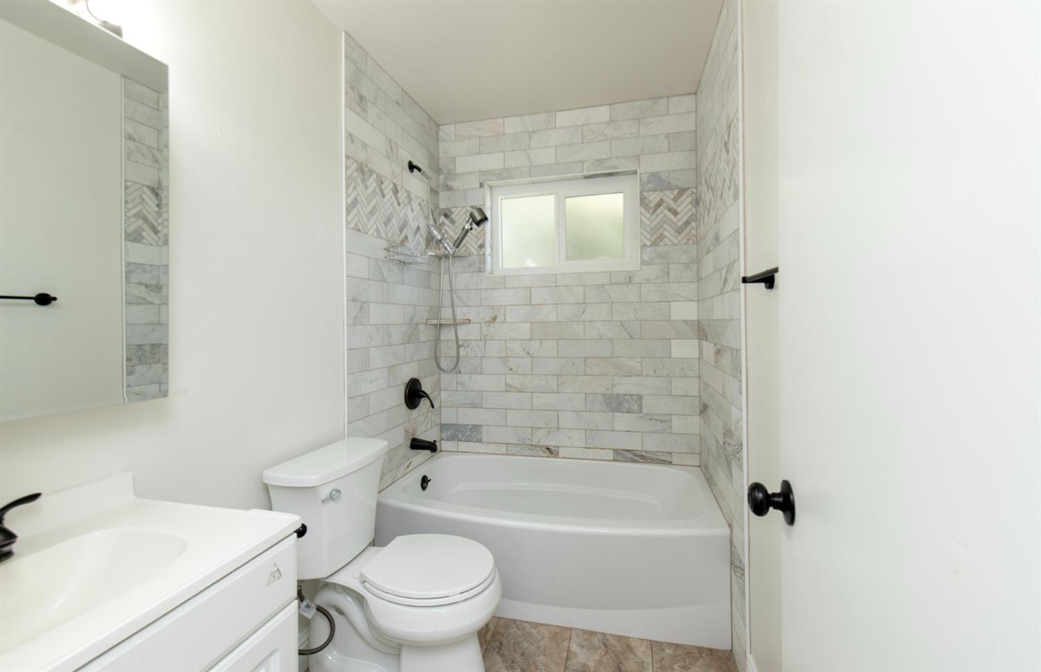 4904 N Holt Ave #204, Fresno, CA 93705