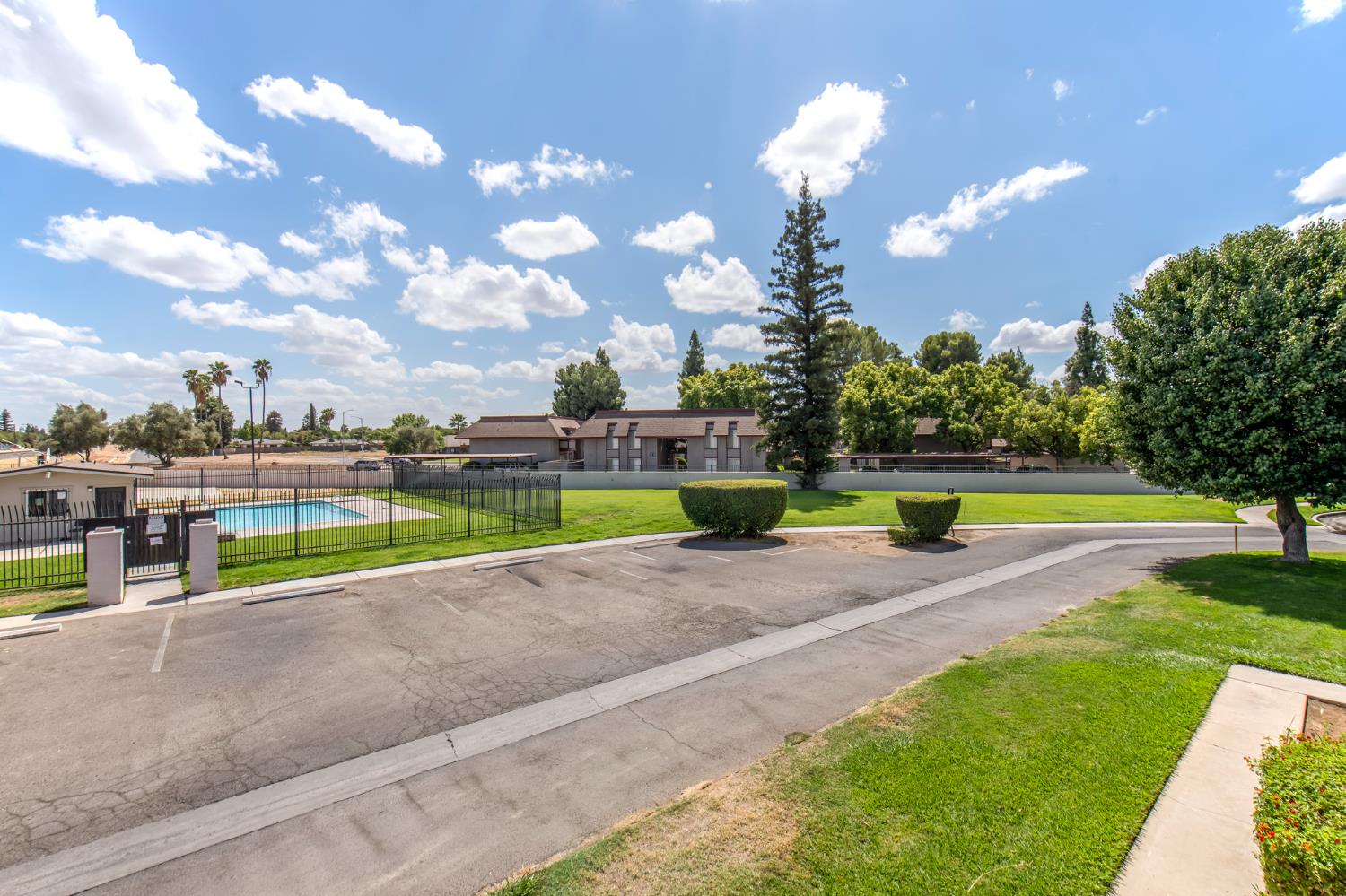 4904 N Holt Ave #204, Fresno, CA 93705