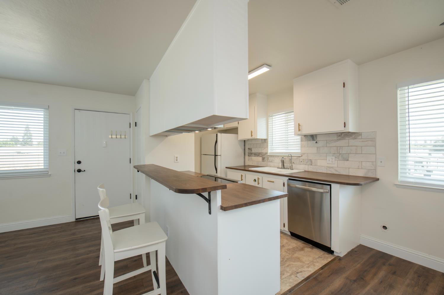 4904 N Holt Ave #204, Fresno, CA 93705