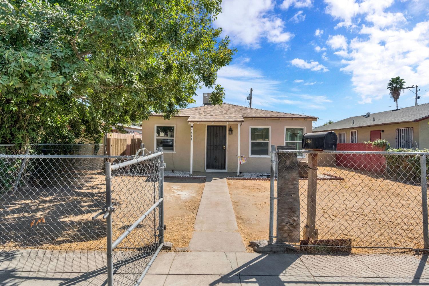 3614 E Washington Ave, Fresno, CA 93702