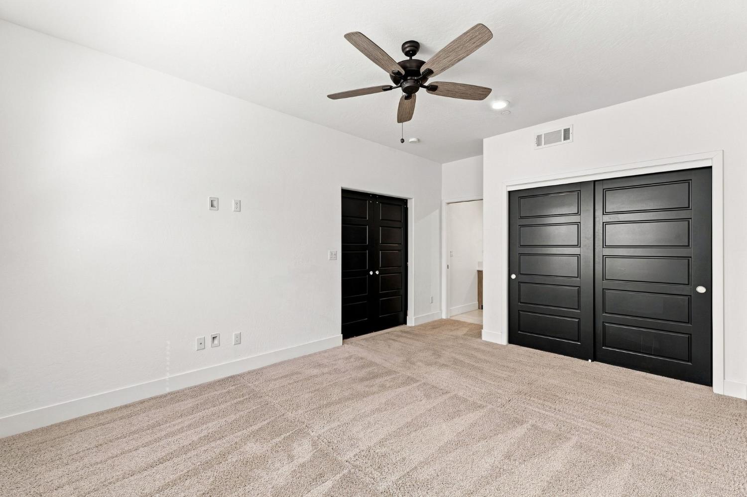 10923 N Blackberry Dr, Fresno, CA 93730