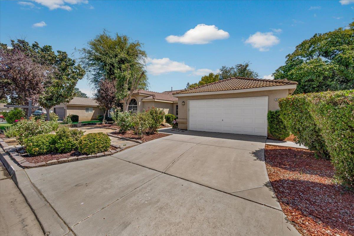 5438 N State St, Fresno, CA 93722